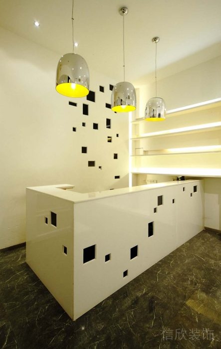 羅湖區(qū)服飾店裝修案例