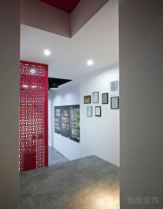 南山科技園現(xiàn)代辦公室裝修_過(guò)道