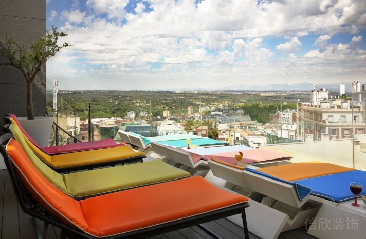 多彩色躺椅裝修設(shè)計