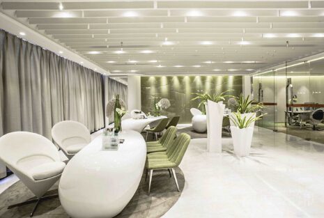 橢圓形翻毛皮桌椅設(shè)計