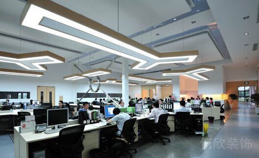 不規(guī)則木質(zhì)條形吊燈辦公室設(shè)計(jì)