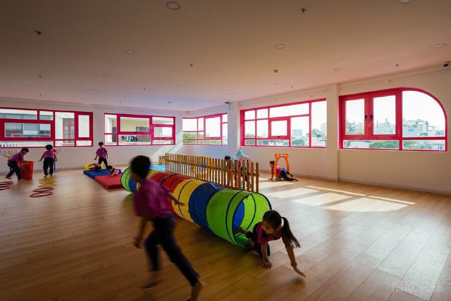 粉色調(diào)窗戶休閑區(qū)設(shè)計(jì)