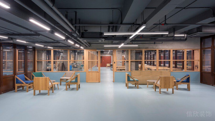 木質(zhì)對(duì)稱式休息區(qū)