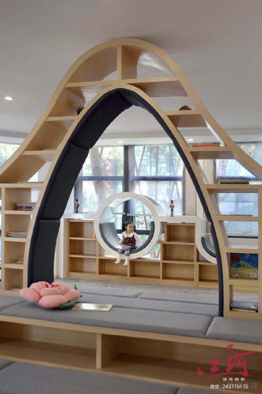 鏤空弧形木質(zhì)墻體設(shè)計機(jī)構(gòu)