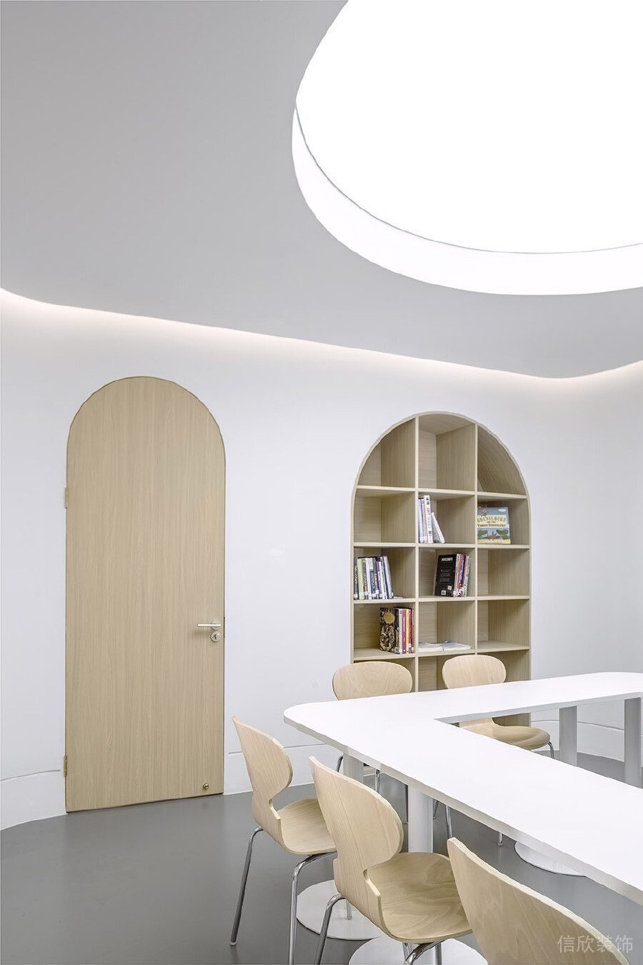 圓形鏤空天花簡約風(fēng)設(shè)計墻體木質(zhì)柜