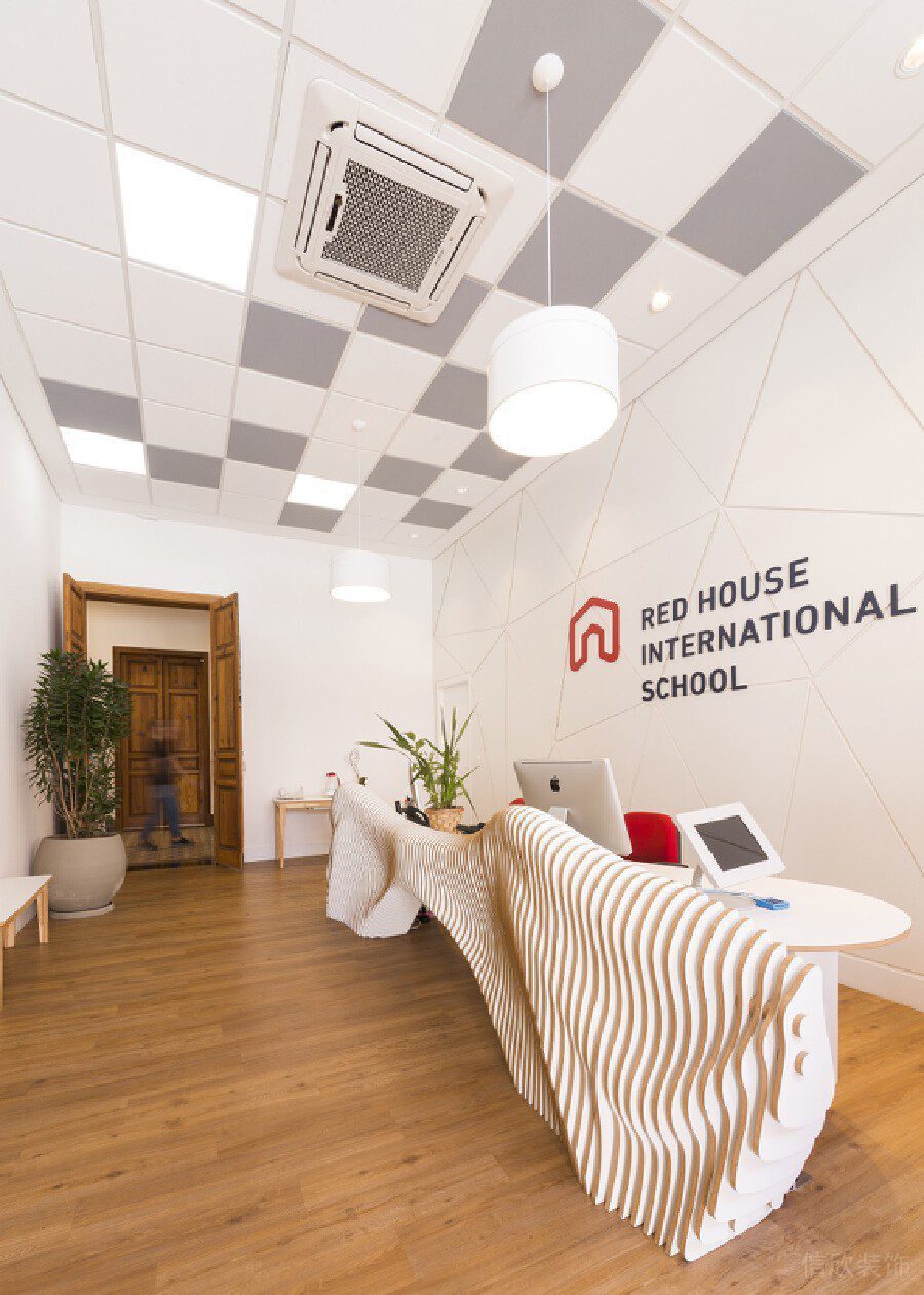 簡(jiǎn)約風(fēng)實(shí)木地板創(chuàng)意弧線前臺(tái)桌機(jī)構(gòu)設(shè)計(jì)