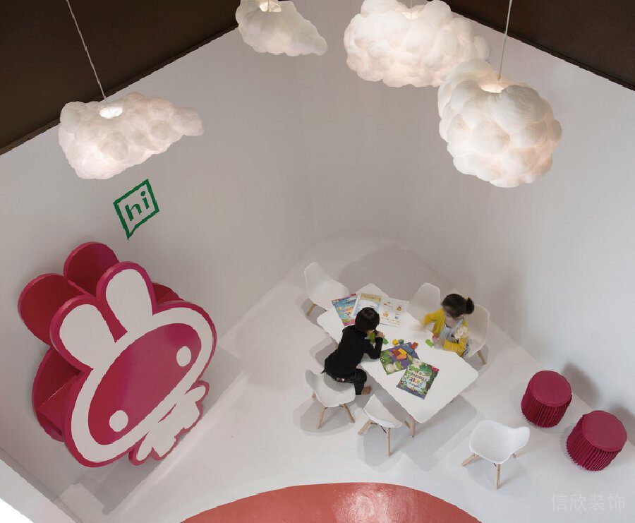 天花云朵吊頂繪畫教室機(jī)構(gòu)裝修設(shè)計簡約風(fēng)