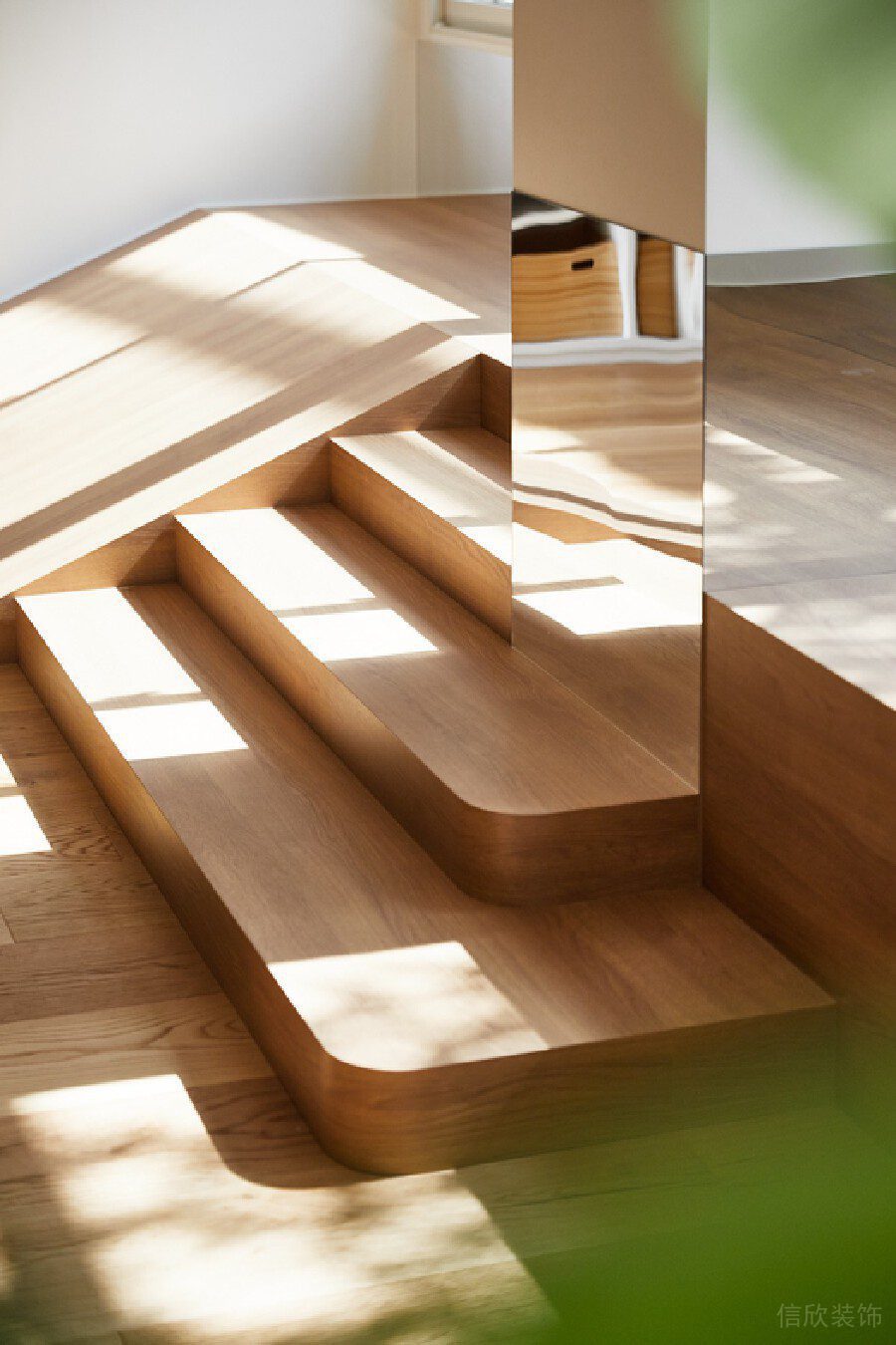 少兒培訓(xùn)機構(gòu)復(fù)古木質(zhì)階梯設(shè)計