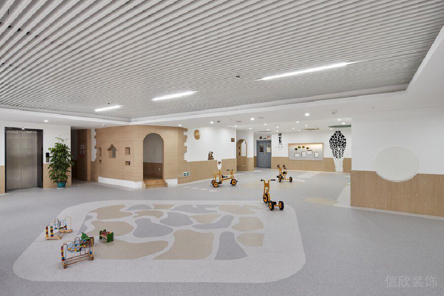 兒童娛樂休息區(qū)鏤空天花設(shè)計裝修效果圖