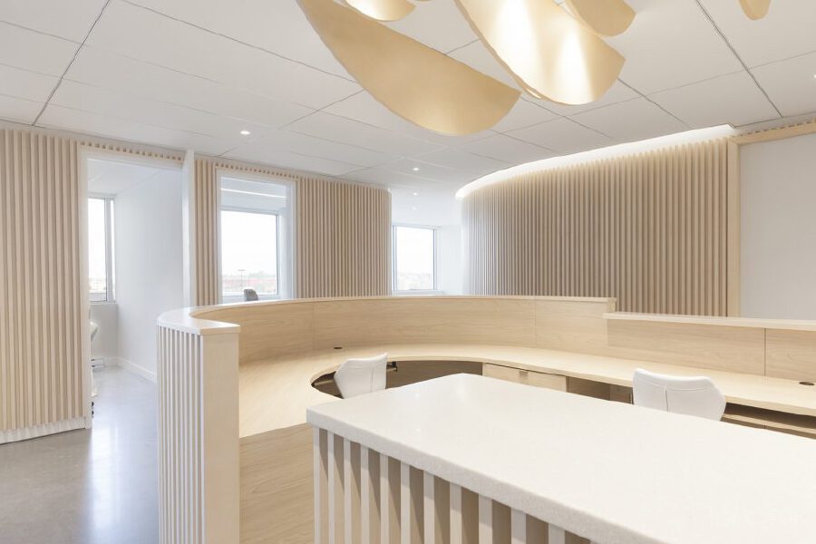 米白色簡約風(fēng)燈飾內(nèi)嵌機構(gòu)裝修設(shè)計