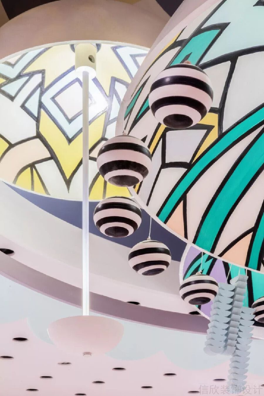 波普藝術現代創意多彩設計天花吊頂裝修效果