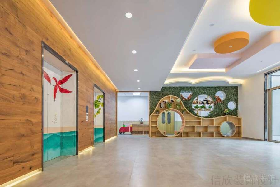 木質(zhì)電梯等待區(qū)辦公室弧線(xiàn)裝修設(shè)計(jì)墻柜效果