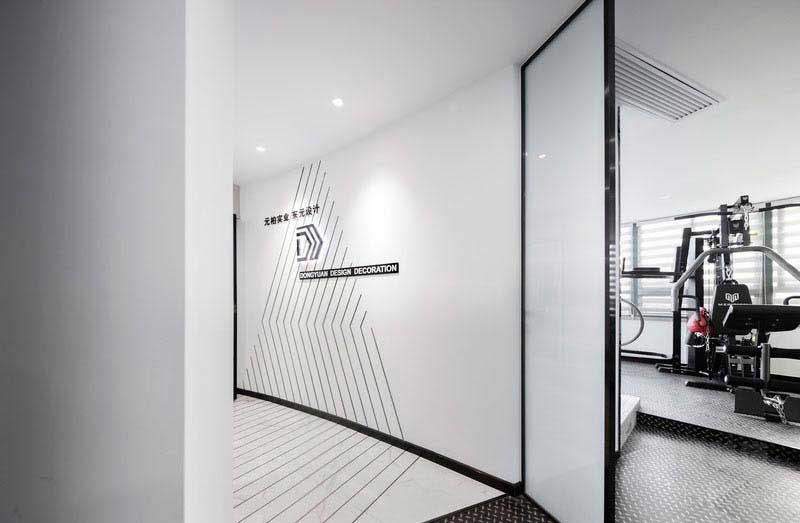 辦公室現(xiàn)代風(fēng)員工健身房效果圖