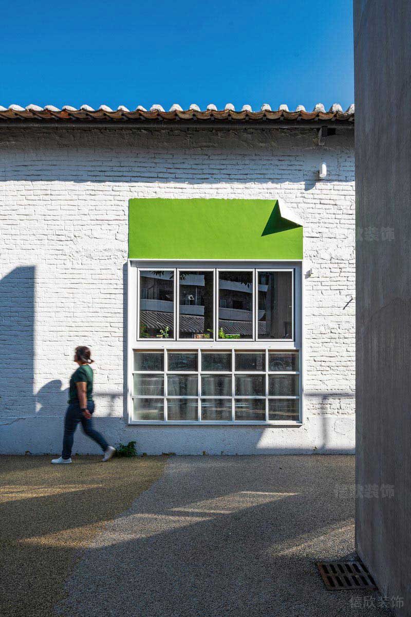 餐廳外墻白色墻面設(shè)計效果