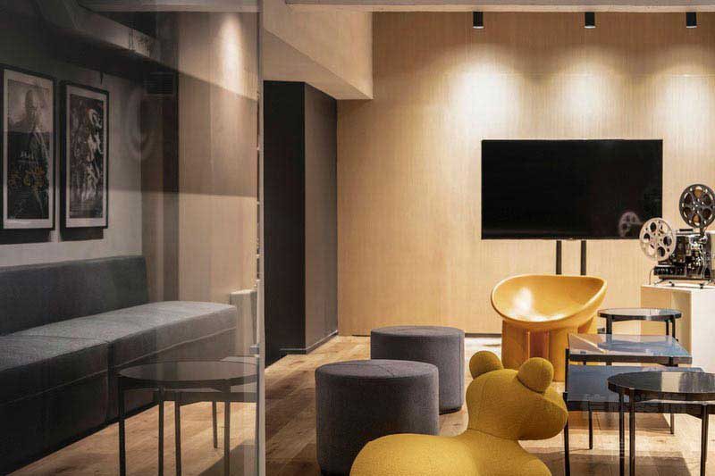 二手房改造現(xiàn)代簡約風(fēng)客廳效果圖(新居現(xiàn)代輕奢風(fēng)客廳效果圖)