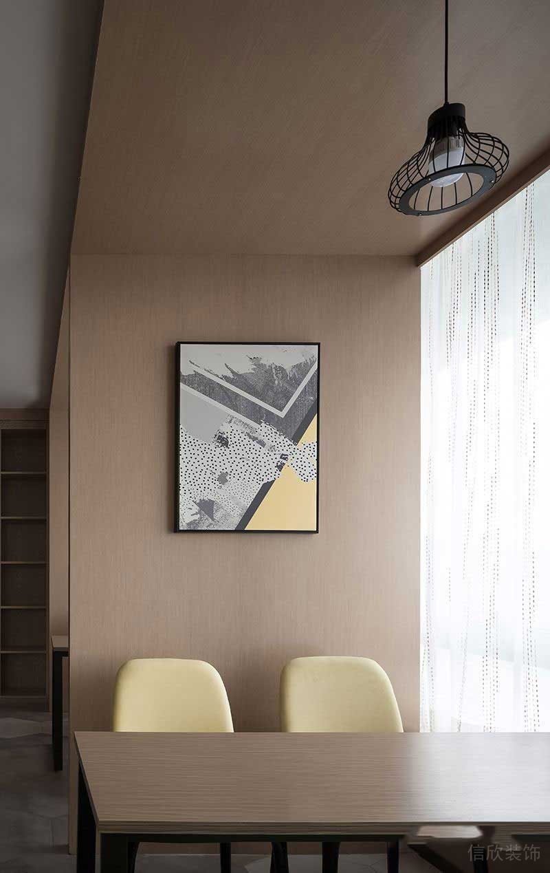 美式極簡風(fēng)家庭餐廳淺黃色餐椅