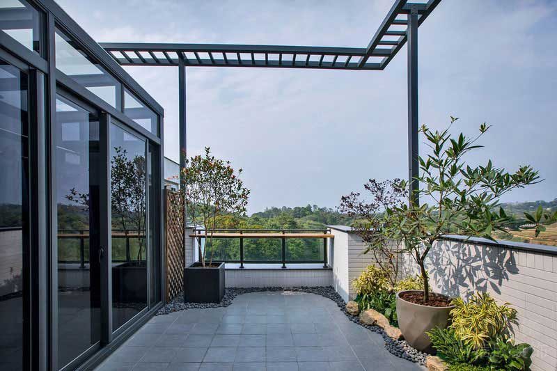 現(xiàn)代風格露天陽臺