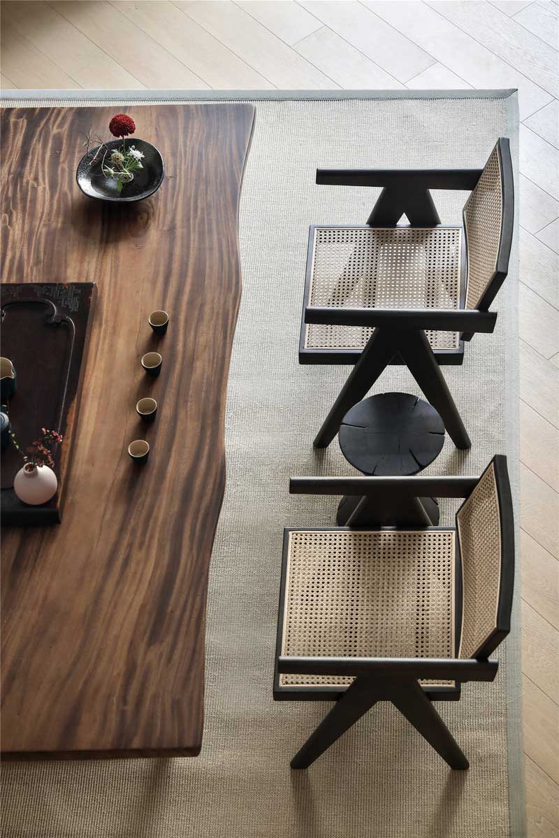 深圳龍華區(qū)現(xiàn)代中式風(fēng)格舊房裝修改造完工后實(shí)景圖品茶區(qū)大班臺(tái)