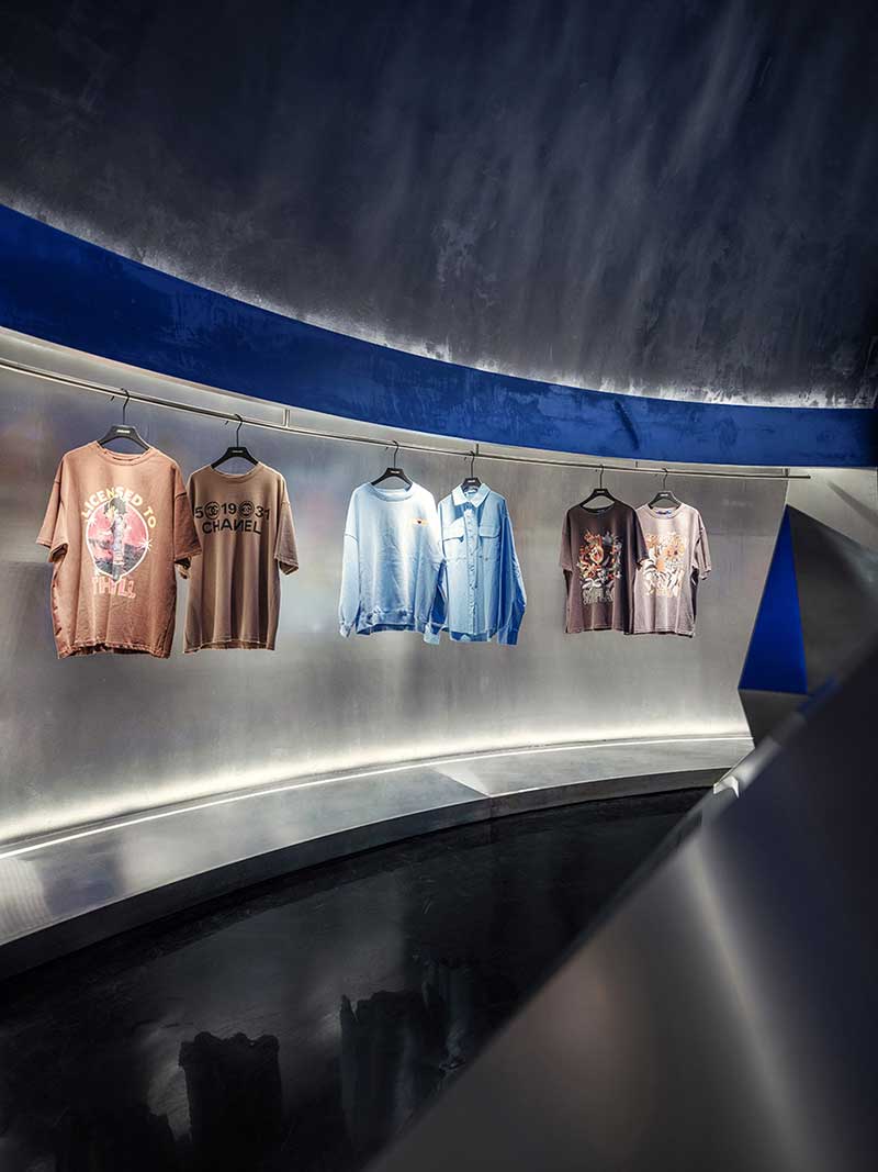 深圳鹽田區(qū)服裝店裝修設(shè)計服裝展示區(qū)