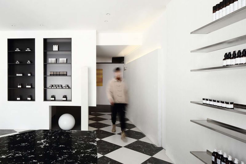 深圳龍華大浪極簡風格辦公室裝修展廳陳列柜 深圳龍華大浪極簡風格辦公室裝修展廳陳列柜