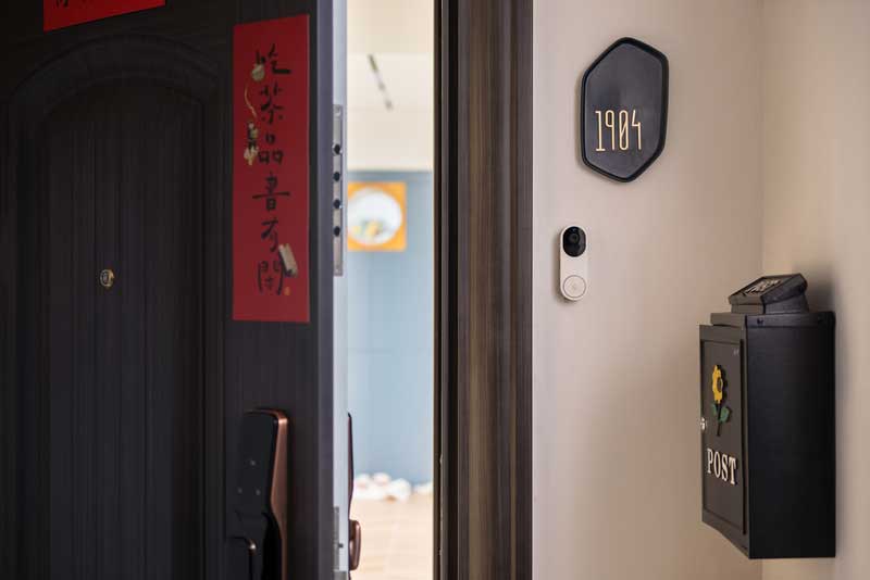 深圳鹽田區三房小戶型家裝裝修-入戶門牌