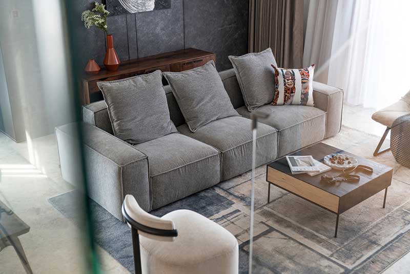 小到裝飾品的擺放搭配,大至家具的選品考究,每一處都散發(fā)著個性、高級的氣息。 小到裝飾品的擺放搭配,大至家具的選品考究,每一處都散發(fā)著個性、高級的氣息。