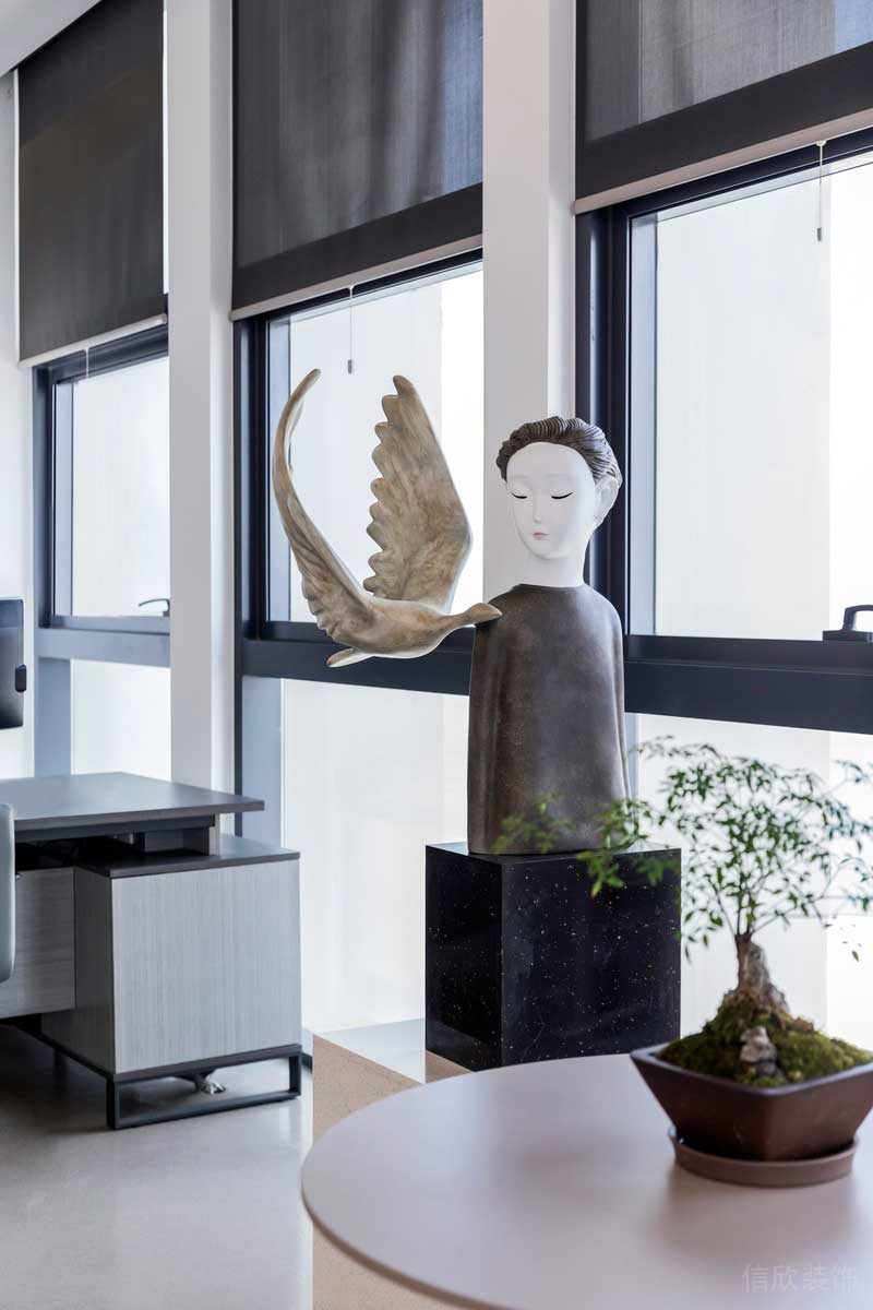 深圳鹽田區(qū)深圳龍華大型辦公室裝修設(shè)計