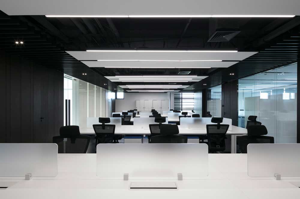 大鵬新區(qū)鑫園廣場(chǎng)現(xiàn)代風(fēng)格辦公室裝修辦公區(qū)燈具 大鵬新區(qū)鑫園廣場(chǎng)現(xiàn)代風(fēng)格辦公室裝修辦公區(qū)燈具