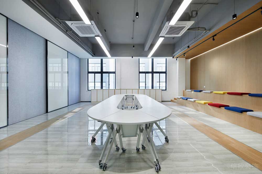 寶安區朗峻廣場現代簡約風格辦公室裝修設計階梯式工作交流區 寶安區朗峻廣場現代簡約風格辦公室裝修設計階梯式工作交流區