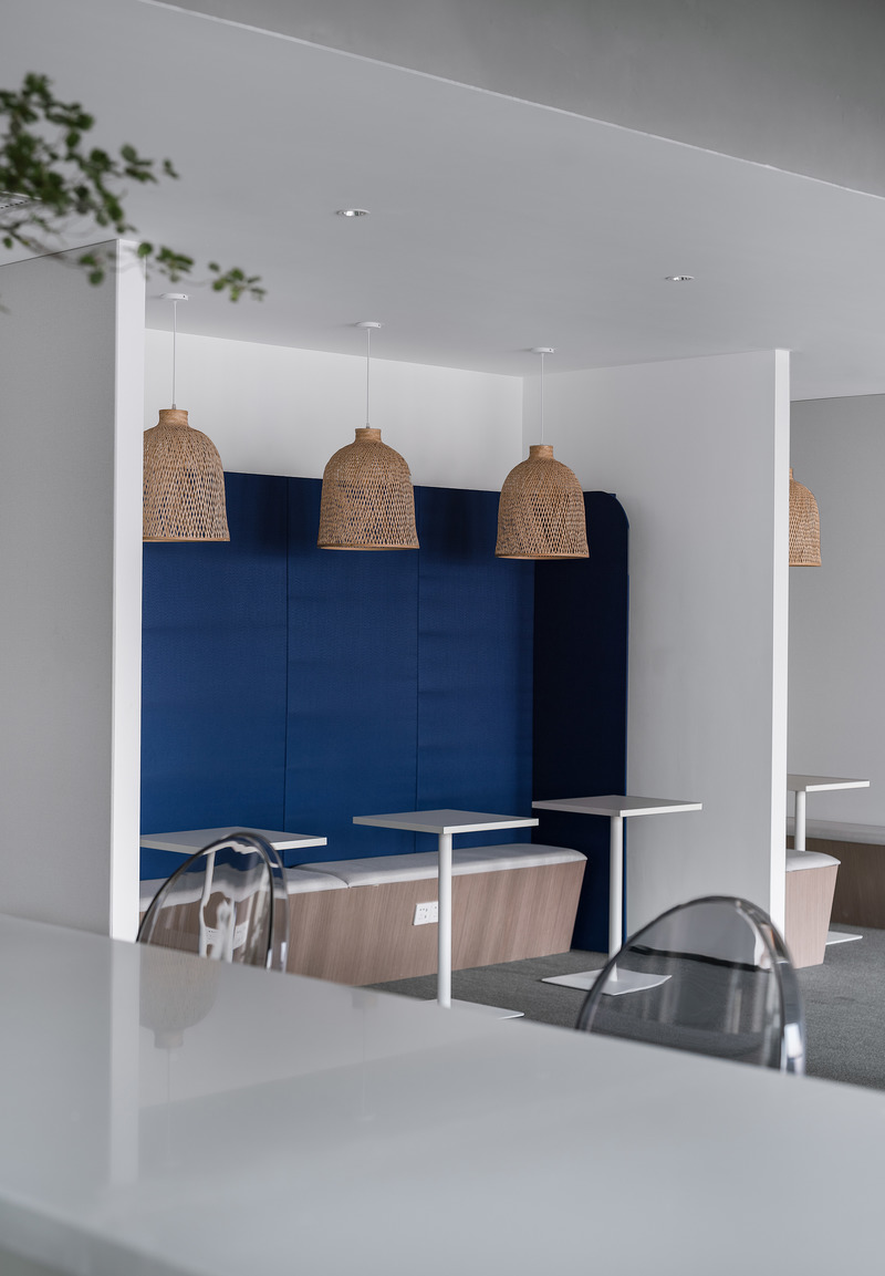 龍崗區(qū)啟迪協(xié)信深圳科技園簡約風(fēng)格辦公室裝修休閑卡座洽談區(qū) 龍崗區(qū)啟迪協(xié)信深圳科技園簡約風(fēng)格辦公室裝修休閑卡座洽談區(qū)