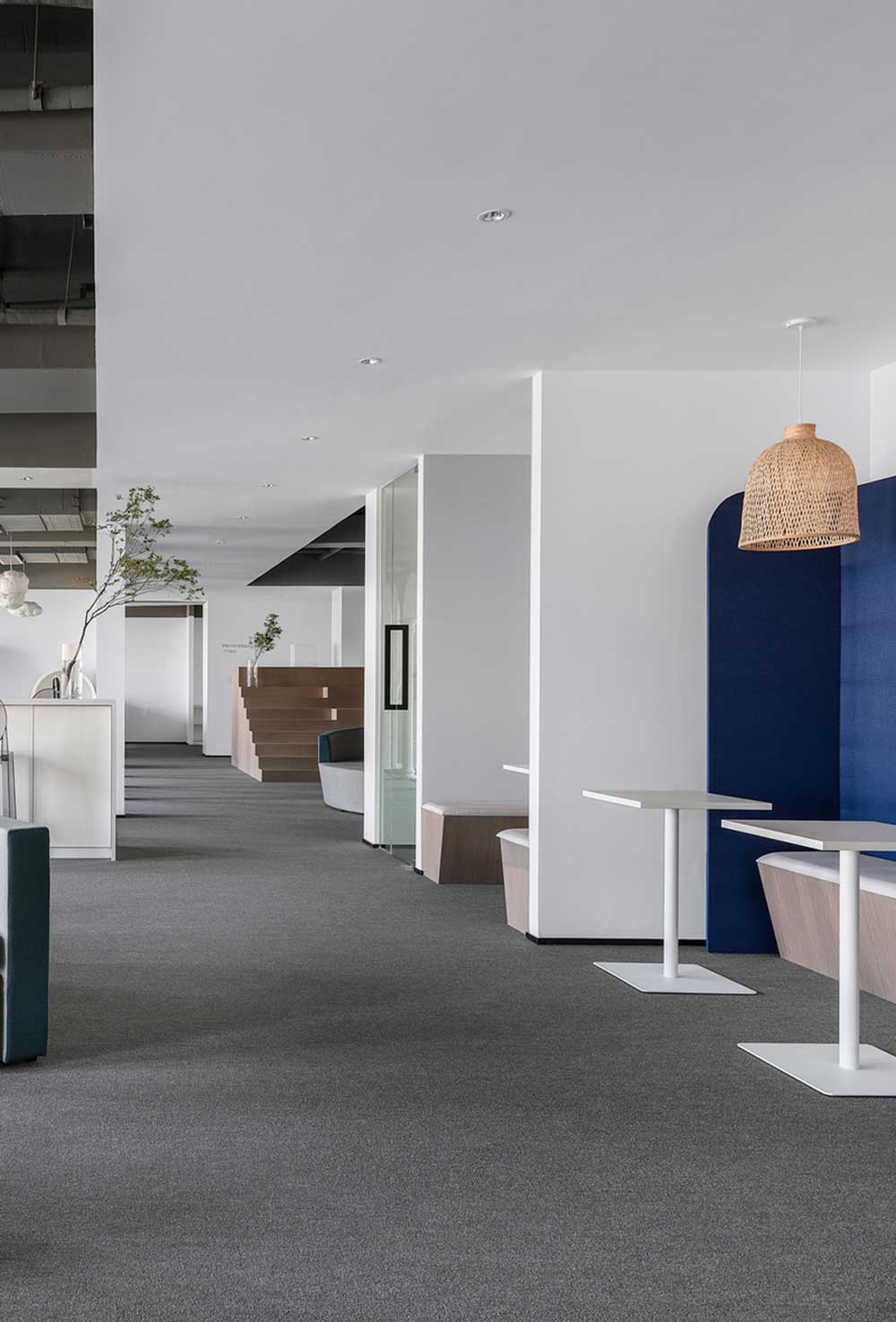 龍崗區(qū)啟迪協(xié)信深圳科技園簡約風(fēng)格辦公室裝修過道 龍崗區(qū)啟迪協(xié)信深圳科技園簡約風(fēng)格辦公室裝修過道