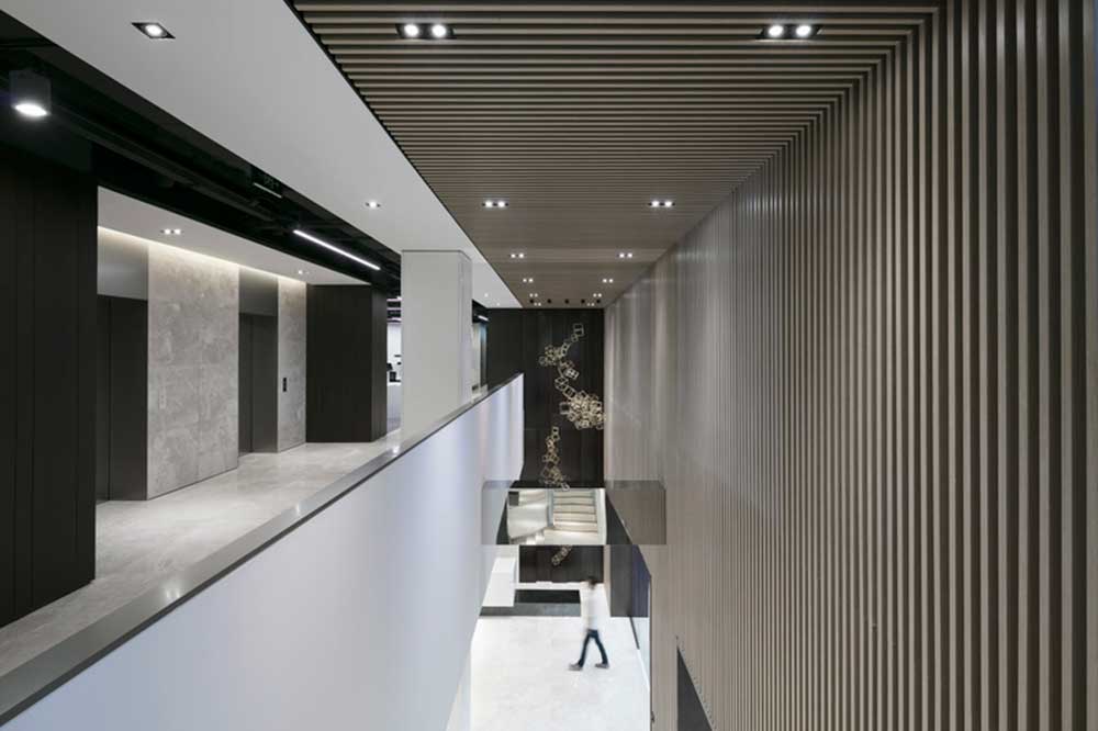 大鵬新區(qū)鑫園廣場(chǎng)現(xiàn)代風(fēng)格辦公室裝修中空走廊 大鵬新區(qū)鑫園廣場(chǎng)現(xiàn)代風(fēng)格辦公室裝修中空走廊