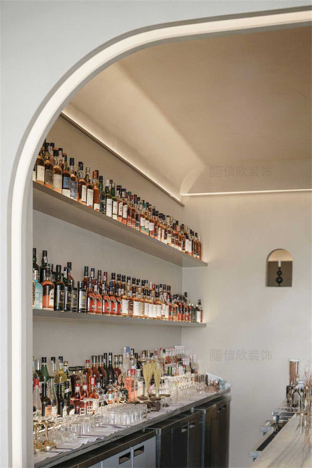 深圳寶安簡約風(fēng)咖啡餐吧裝修設(shè)計酒柜 深圳寶安簡約風(fēng)咖啡餐吧裝修設(shè)計酒柜