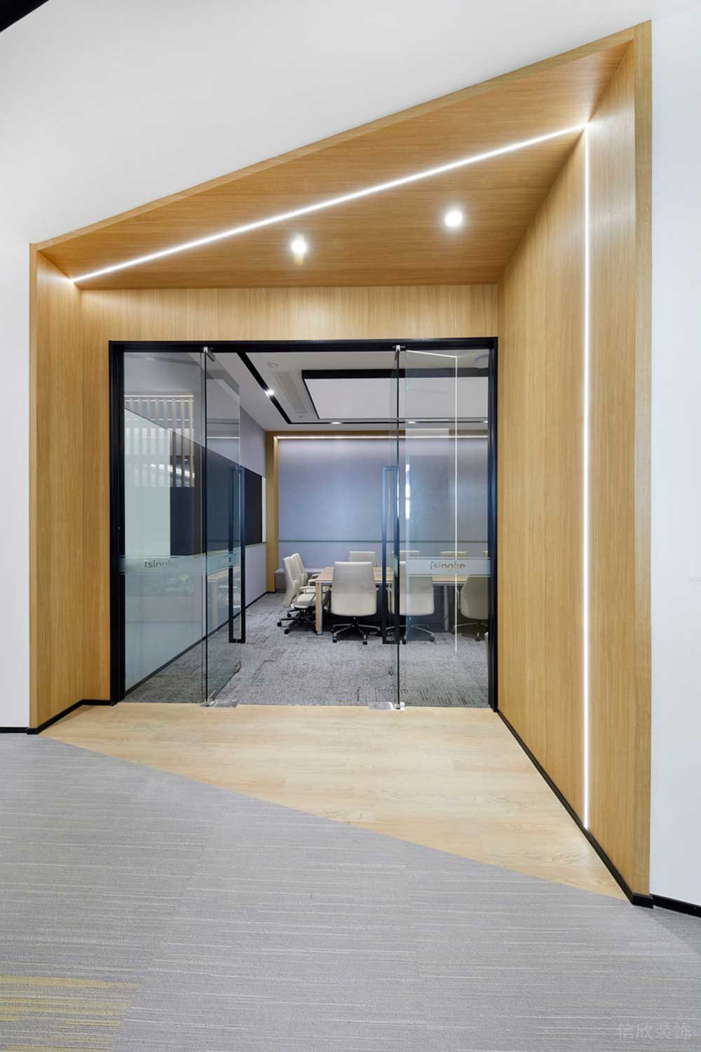 深圳市龍華區鴻榮源天俊現代簡約風格辦公室裝修座談接待室入口 深圳市龍華區鴻榮源天俊現代簡約風格辦公室裝修座談接待室入口