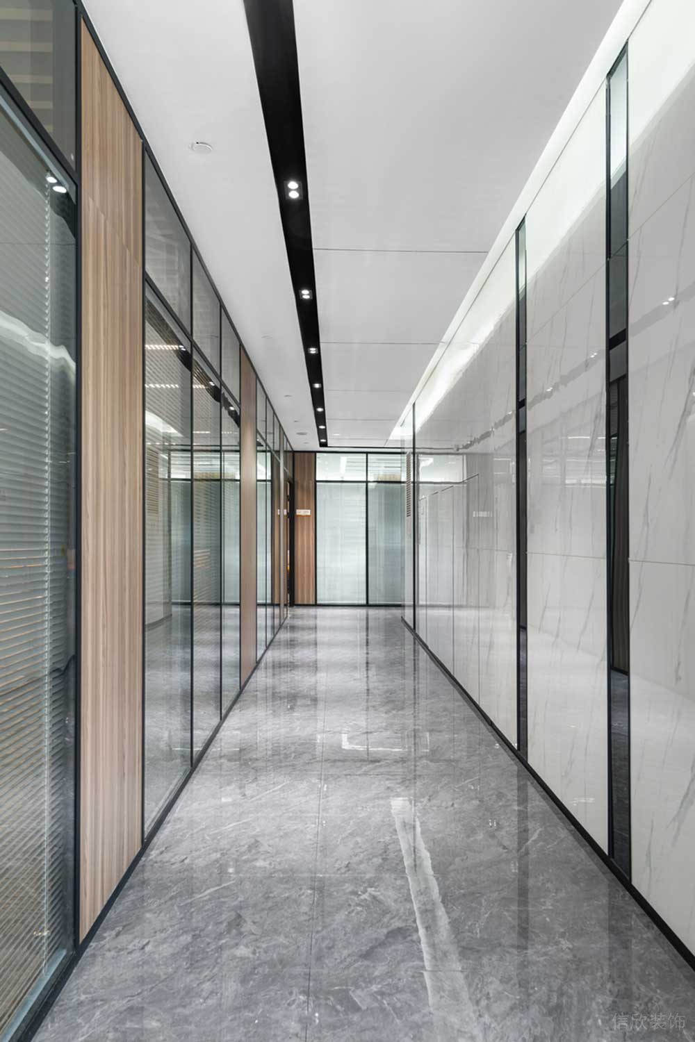 深圳羅湖區(qū)華潤大廈現(xiàn)代簡(jiǎn)約風(fēng)格辦公室設(shè)計(jì)案例過道