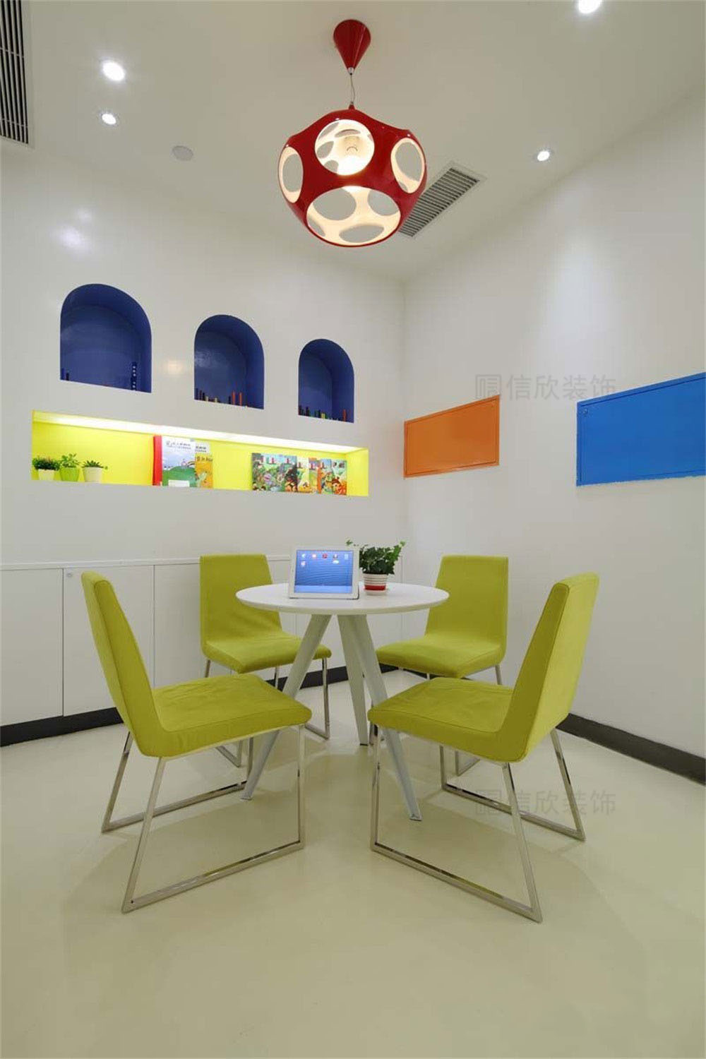 深圳市龍華區(qū)羅湖昂立國際教育培訓(xùn)學(xué)校洽談區(qū) 深圳市龍華區(qū)羅湖昂立國際教育培訓(xùn)學(xué)校洽談區(qū)