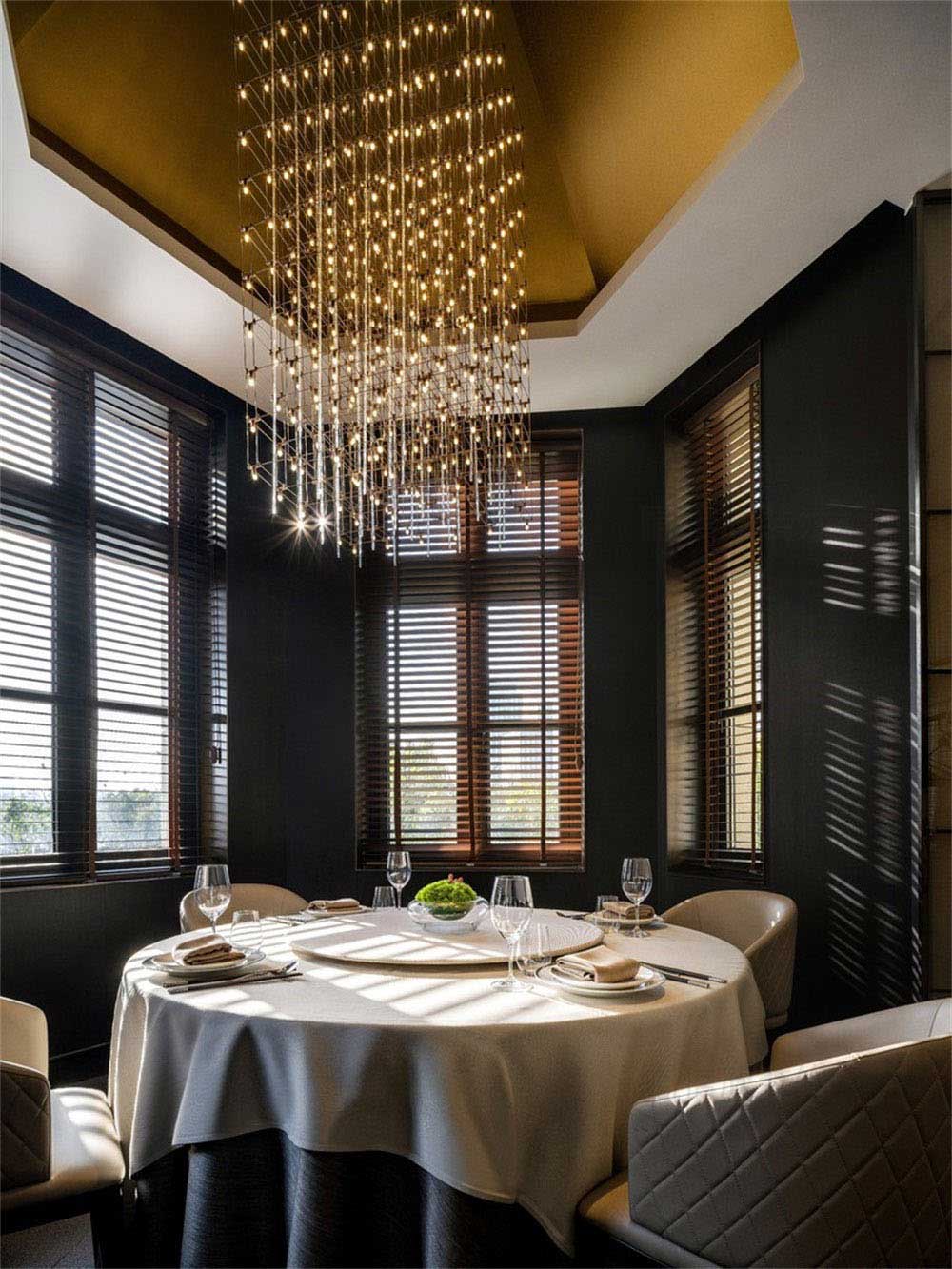 深圳南山新中式餐廳裝修設計案例藝術吊燈 深圳南山新中式餐廳裝修設計案例藝術吊燈