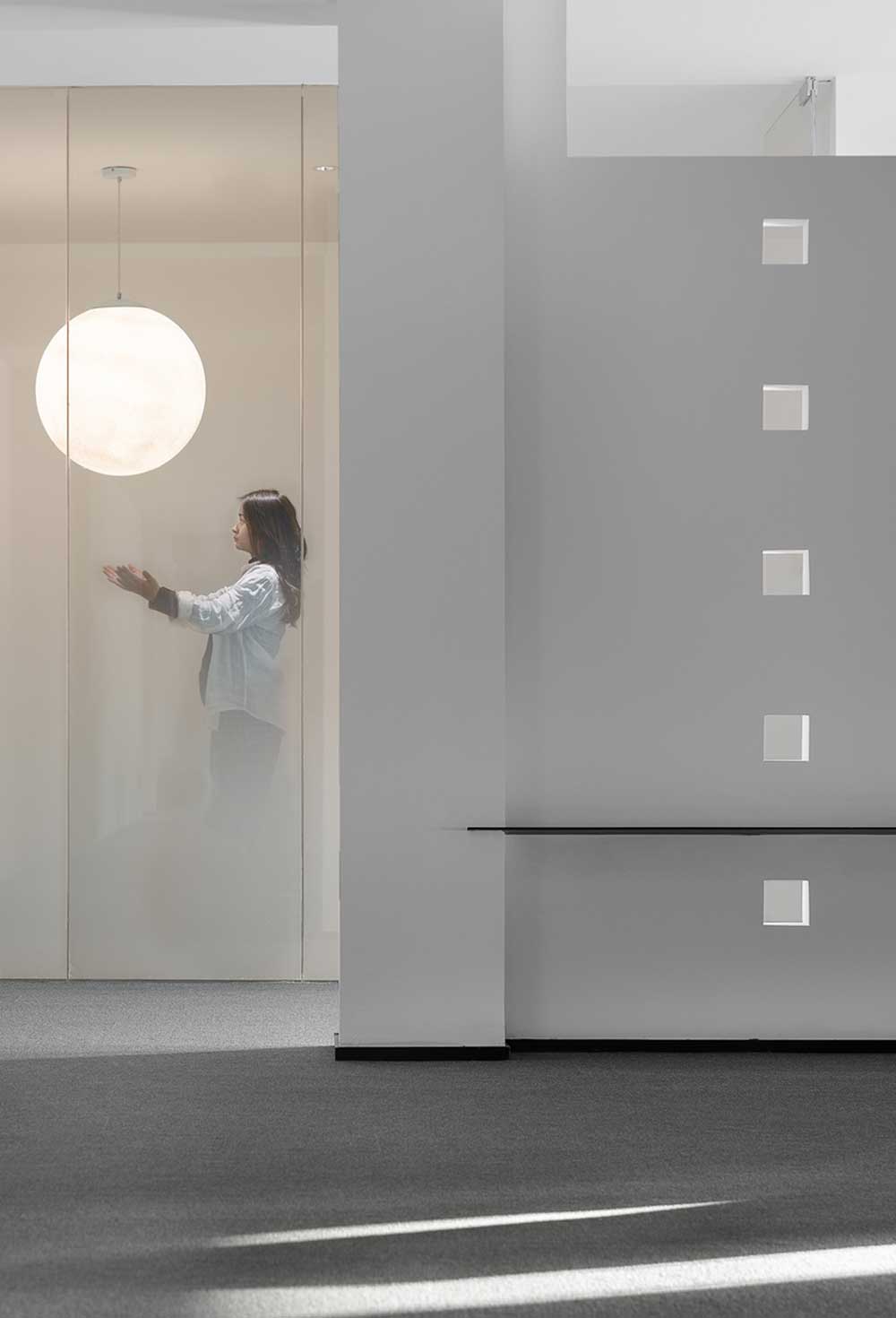 龍崗區(qū)啟迪協(xié)信深圳科技園簡約風(fēng)格辦公室裝修藝術(shù)吊燈 龍崗區(qū)啟迪協(xié)信深圳科技園簡約風(fēng)格辦公室裝修藝術(shù)吊燈