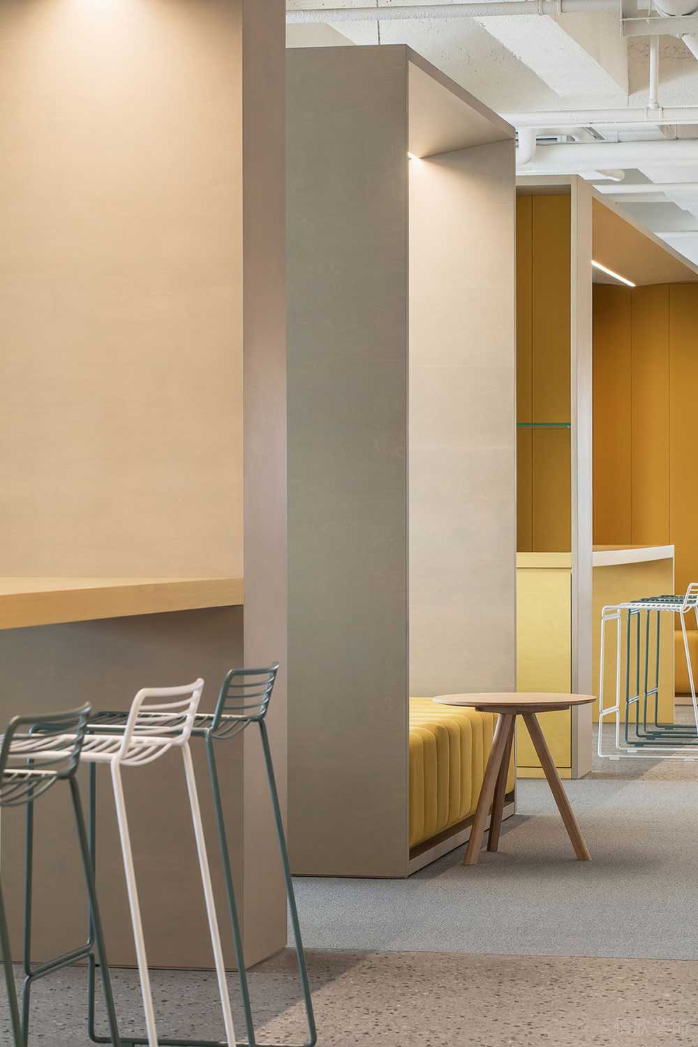 北歐風(fēng)格辦公空間案例休閑區(qū)過(guò)道設(shè)計(jì)裝修圖