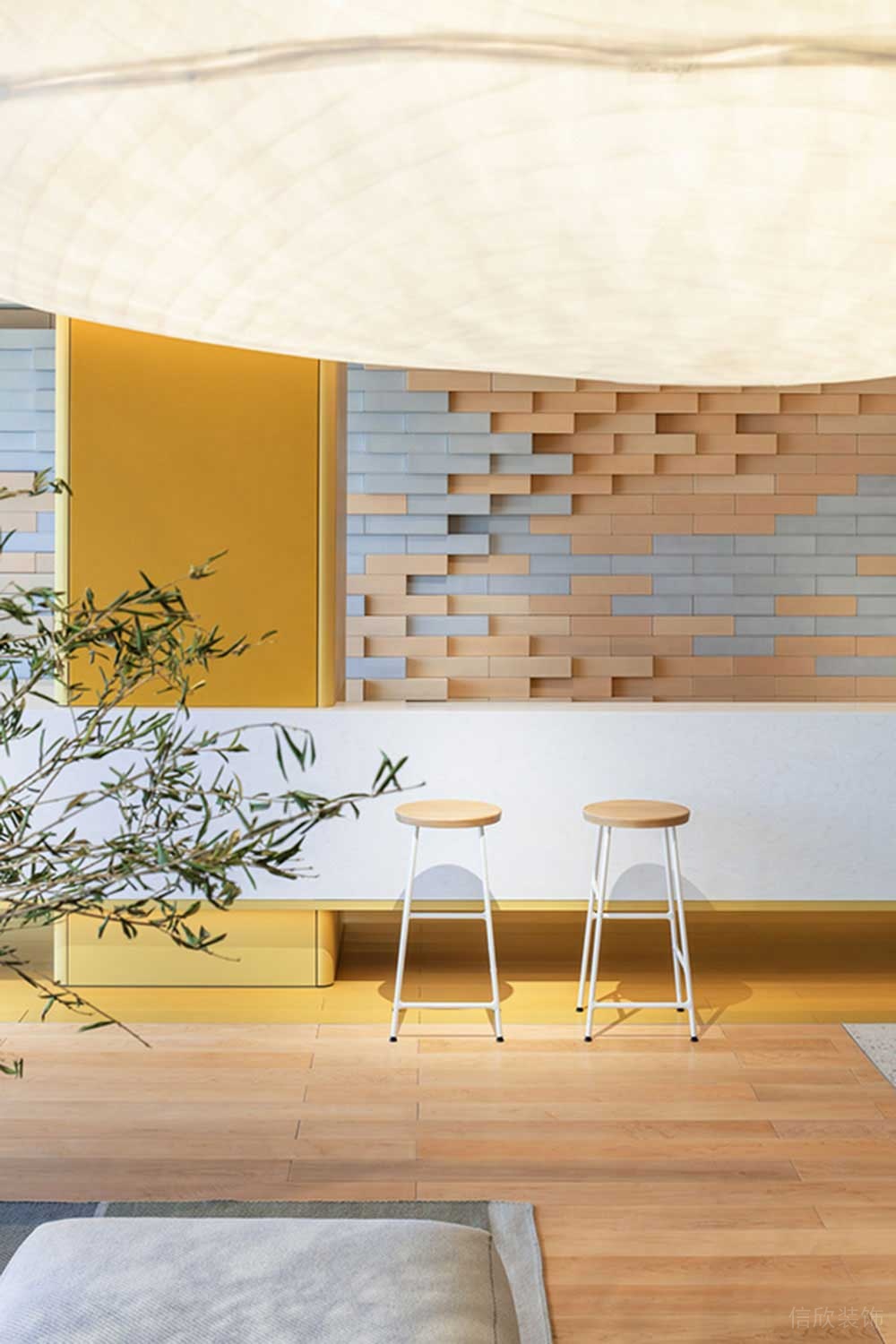 北歐風(fēng)格辦公空間吧臺(tái)休閑區(qū)設(shè)計(jì)案例裝修圖