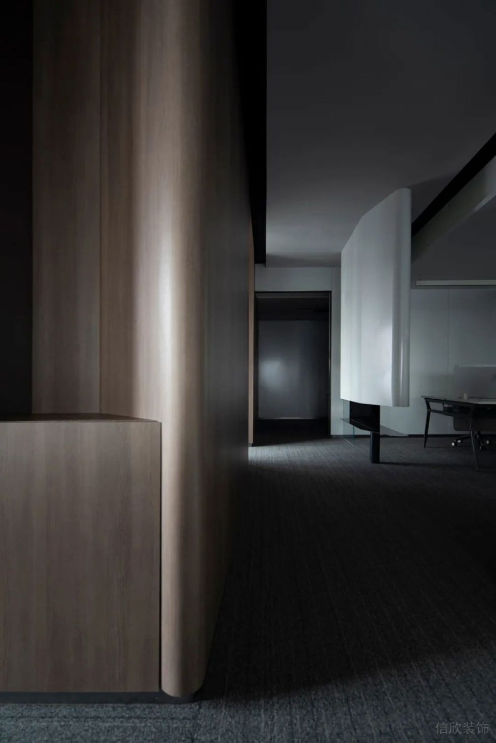 簡約風(fēng)格辦公室過廊空間裝修圖