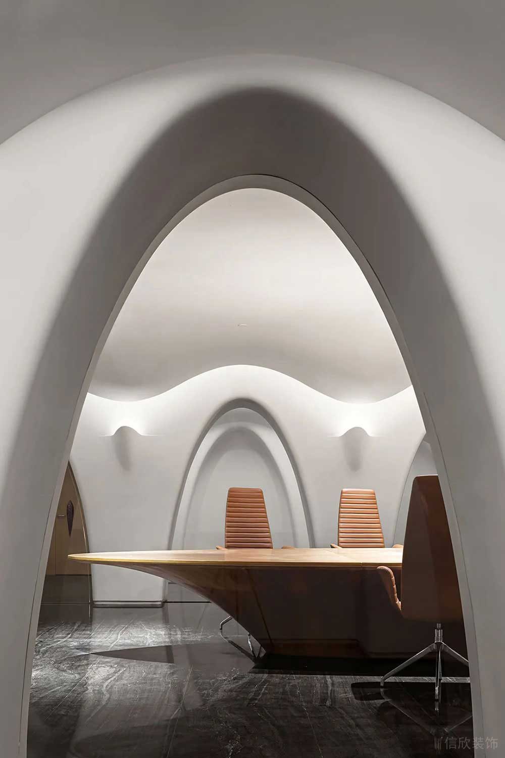 現(xiàn)代風格辦公室特色商務會議室裝修圖