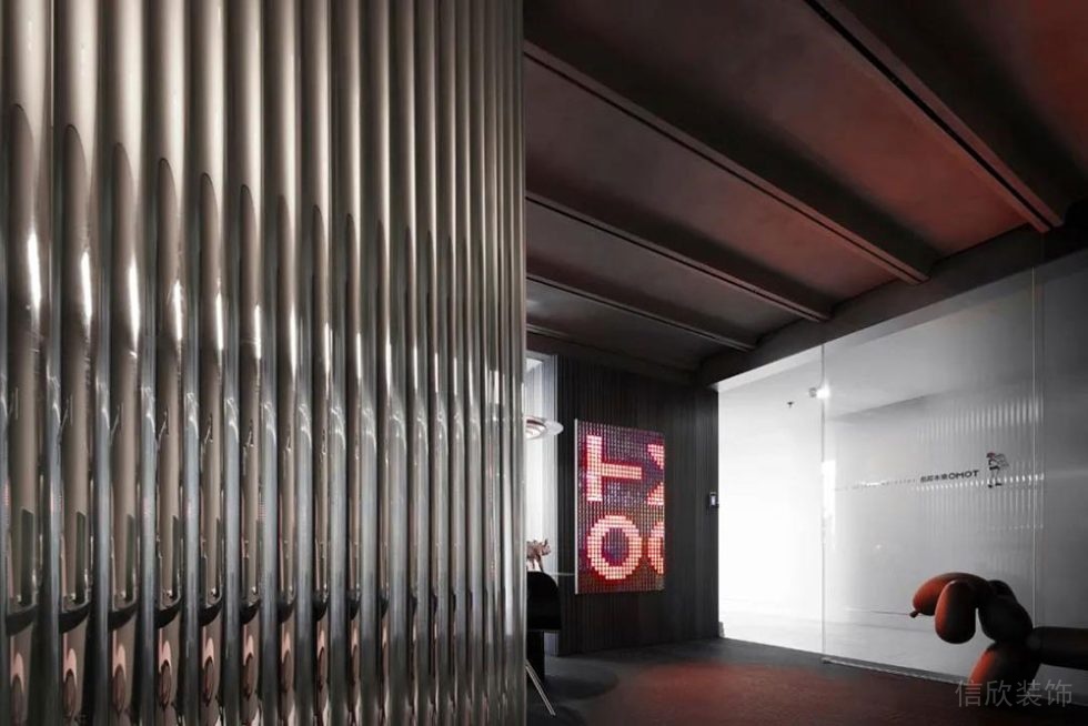 現(xiàn)代工業(yè)風(fēng)商務(wù)辦公場所門廊空間裝修圖