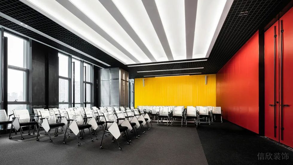 現(xiàn)代工業(yè)風(fēng)商務(wù)辦公場所培訓(xùn)室裝修圖
