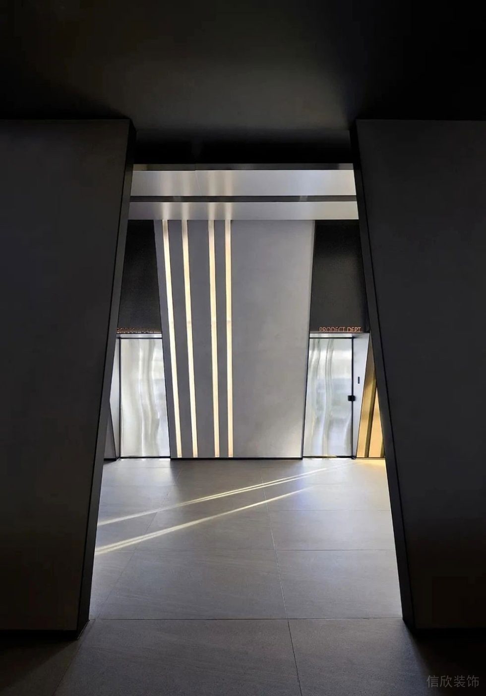 現(xiàn)代工業(yè)風(fēng)商務(wù)辦公空間過廊設(shè)計案例裝修圖