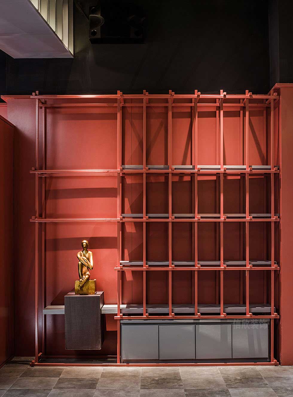 深圳寶安紅色美發店過道裝修設計 深圳寶安紅色美發店過道裝修設計