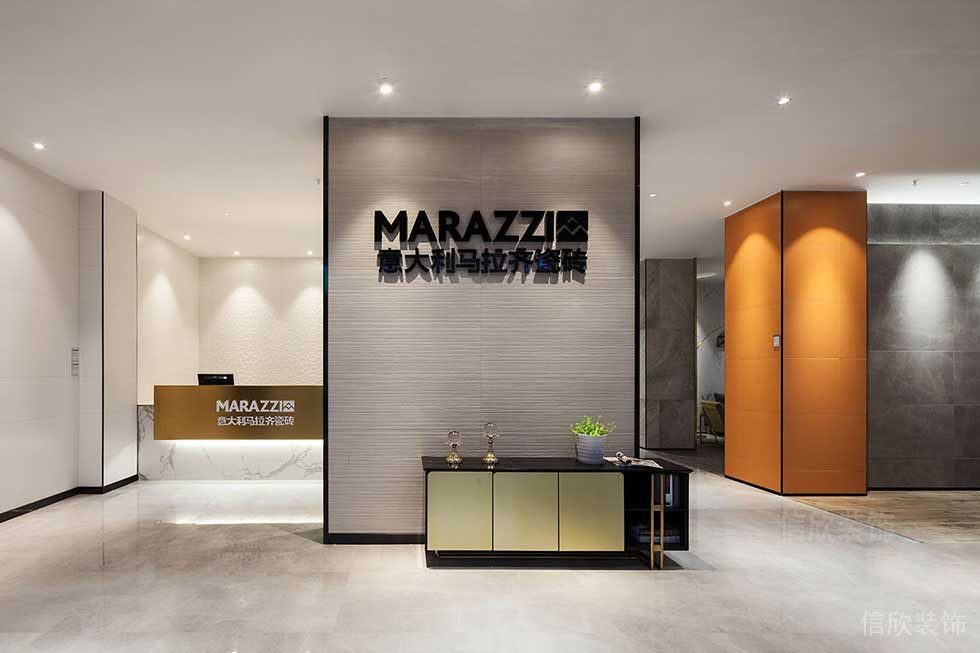 意大利馬拉奇瓷磚店鋪裝修效果圖工業(yè)補(bǔ)貼橙色墻體創(chuàng)意包裹隔斷黑邊現(xiàn)代效果圖