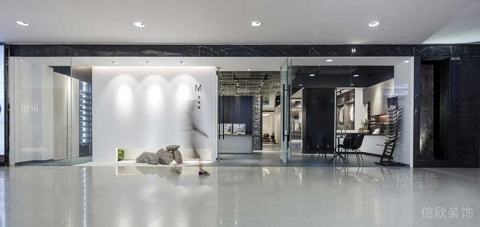 玻璃櫥窗展柜商場店鋪裝修效果黑白色調(diào)現(xiàn)代簡約風(fēng)裝修設(shè)計圖