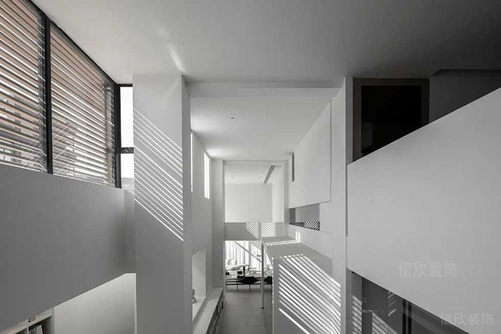 簡(jiǎn)約風(fēng)格辦公室一層中控過(guò)道裝修圖