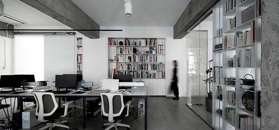 簡(jiǎn)約風(fēng)格公司案例敞開(kāi)式辦公區(qū)裝修圖